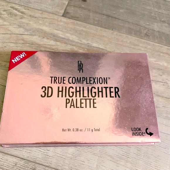 True Complexion - 3D Highlighter Palette 🌈💖 - Picture 2 of 2